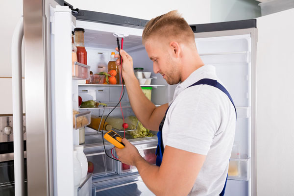 liên hệ ngay đơn vị sửa chữa khi tủ lạnh bị rò ga