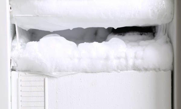 vệ sinh tủ lạnh đúng cách khi bị đóng tuyết