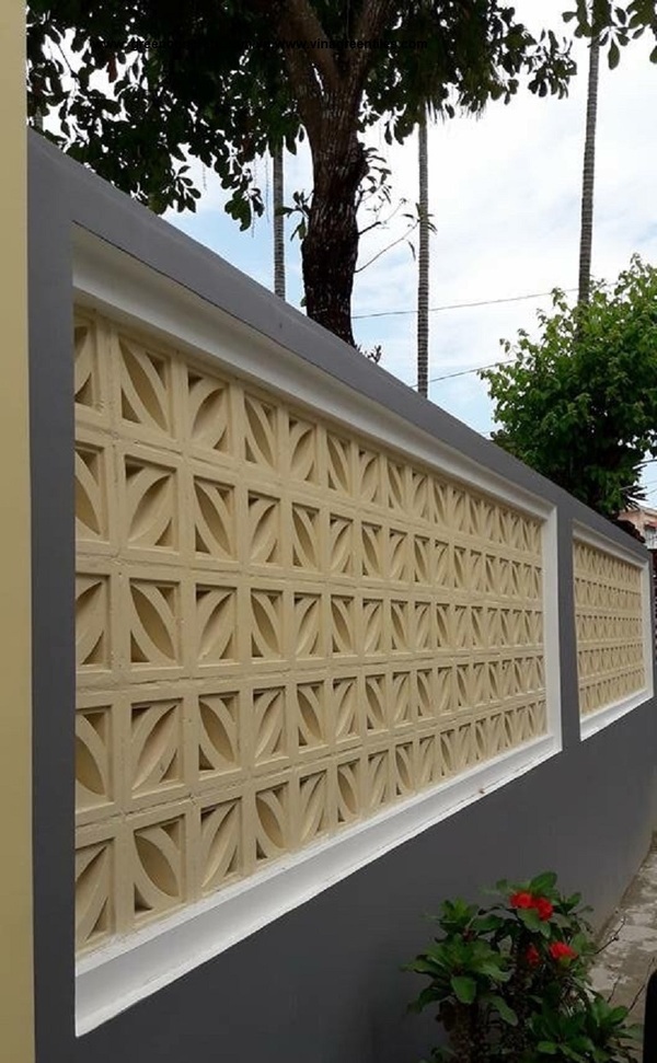 Thiết kế mẫu hàng rào gạch kết hợp bê tông ly sơn màu vàng