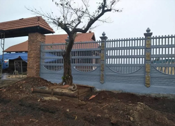 Mẫu hàng rào bê tông cao giúp bảo vệ ngôi nhà tối đa