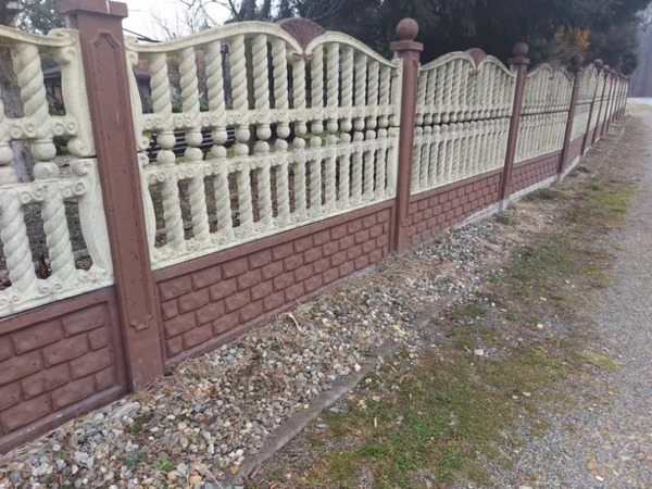 Thiết kế hàng rào thể hiện rất rõ gu thẩm mỹ của chủ sở hữu