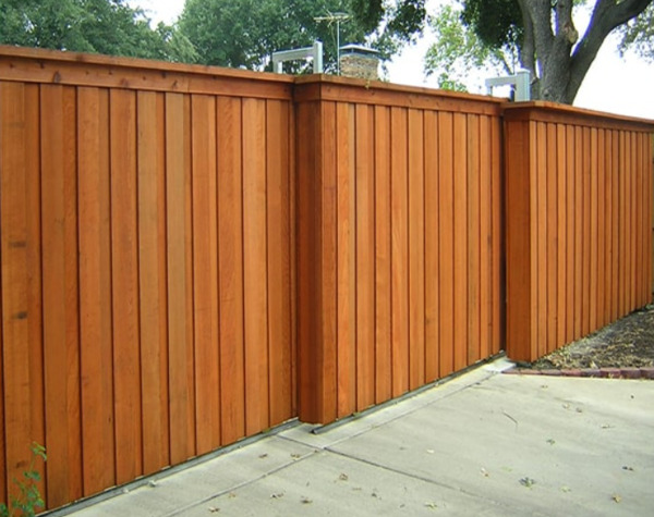 Các mẫu hàng rào gỗ kín giúp bảo vệ ngôi nhà tốt hơn