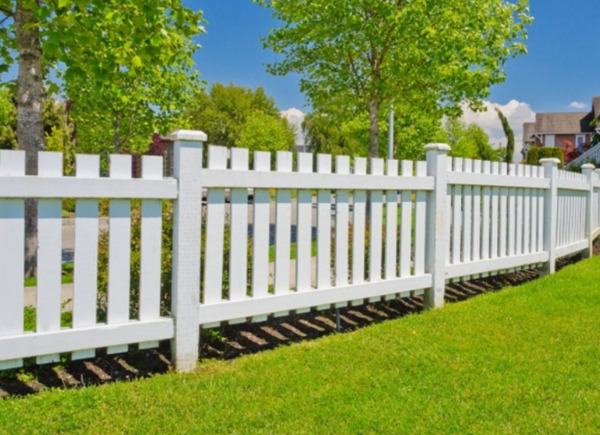 Mẫu hàng rào gỗ thấp thích hợp thiết kế cho công viên