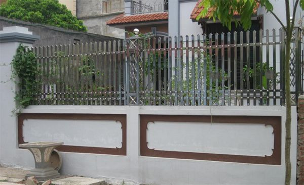 Tường rào inox trụ vuông đơn giản