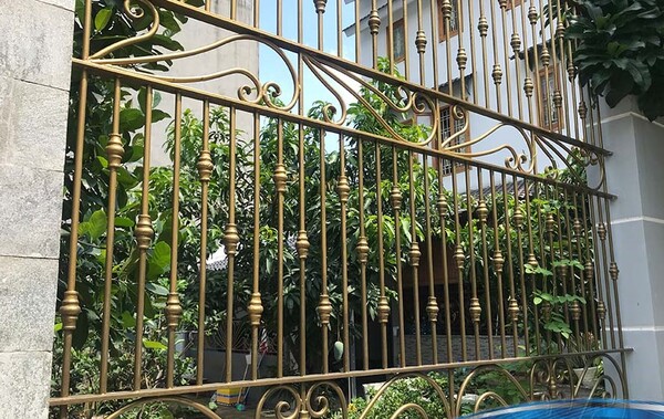 Hàng rào sắt chống trộm được thiết kế từ các loại hợp kim bền bỉ
