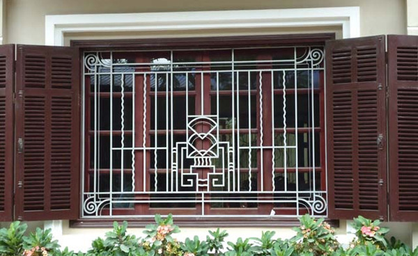 Khung bảo vệ cửa sổ tại vùng nông thôn