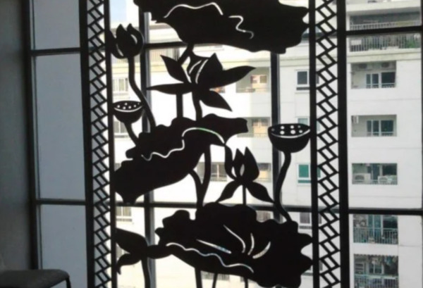 Mẫu cửa sổ sắt họa tiết cây hoa sen mới lạ