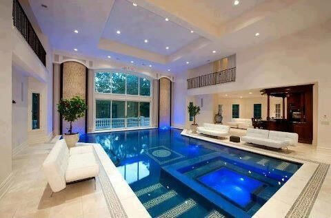 biệt thự 2 tầng có bể bơi với màu sắc thiết kế hài hòa
