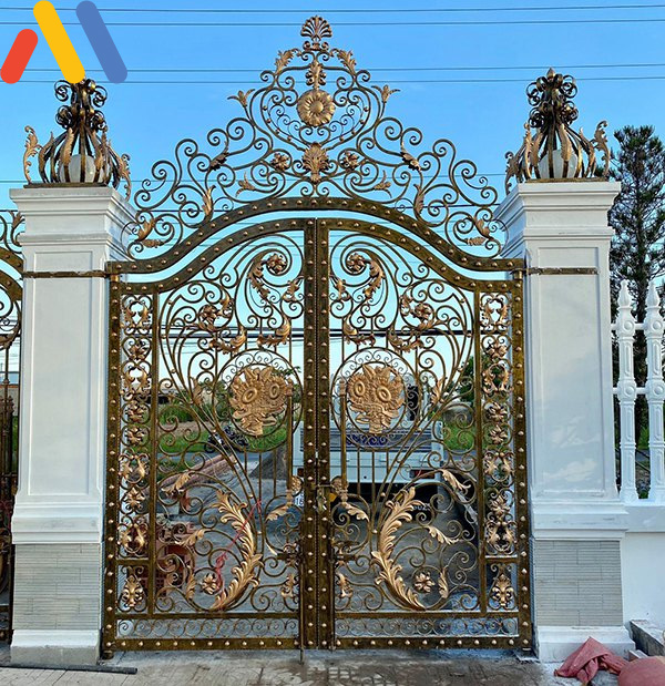 Mẫu cổng rào sắt đẹp mỹ thuật sơn mạ đồng đẹp