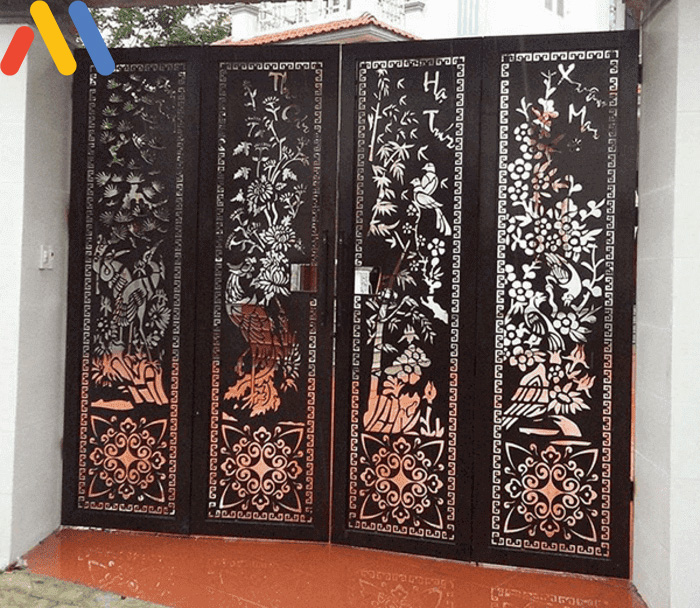 Mẫu cổng sắt CNC 4 cánh họa tiết hoa truyền thống