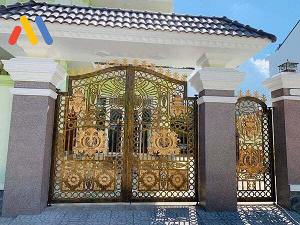 Thiết kế cửa cổng sắt mỹ thuật họa tiết truyền thống