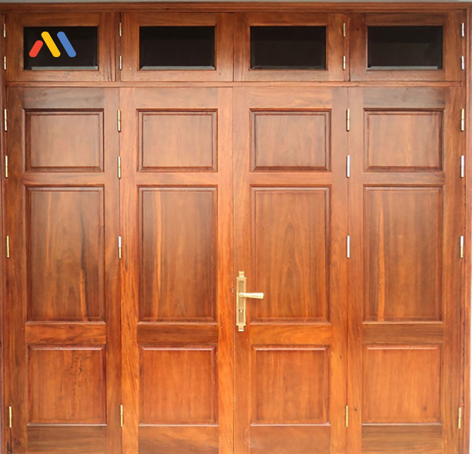 Mẫu cửa gỗ pano đặc 4 cánh kết hợp kính tối màu