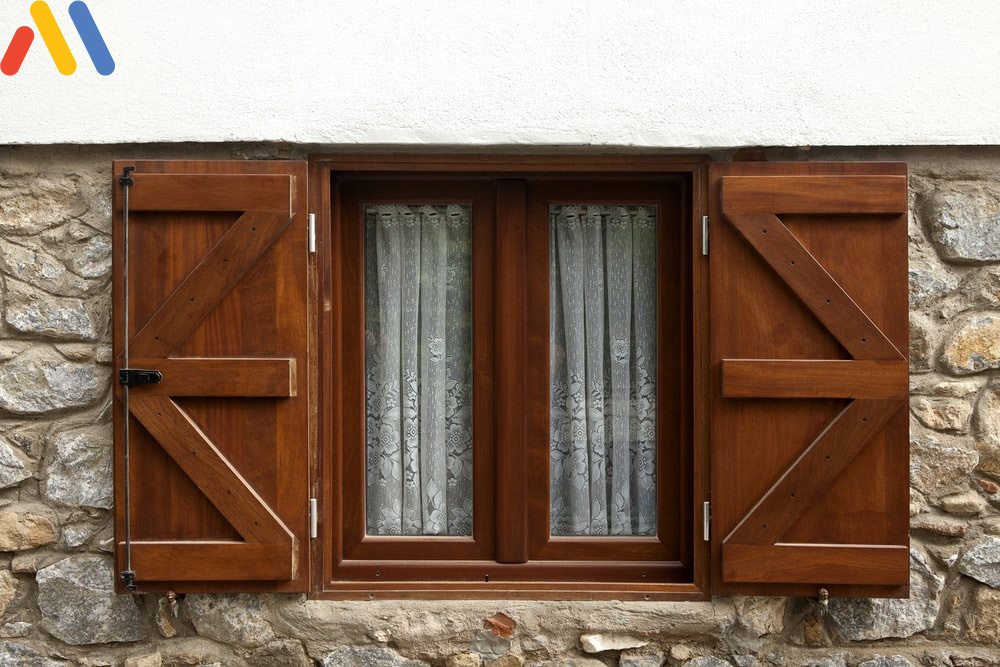 Mẫu cửa sổ gỗ pano đặc đẹp 2