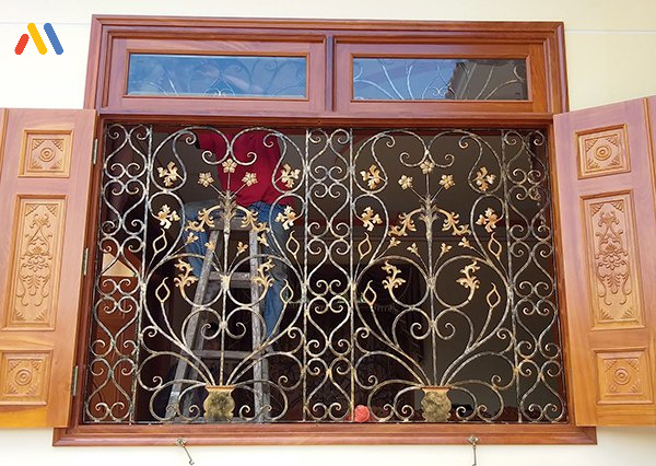 Mẫu cửa sổ sắt hoa sơn đồng đẹp