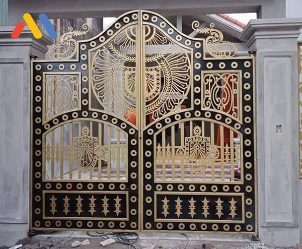 Thiết kế mẫu cửa cổng sắt 2 cánh đẹp nhất lấy cảm hứng thời Phục Hưng