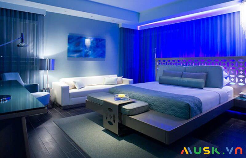 Phòng ngủ phong cách Hitech với tông màu chủ đạo xanh dương