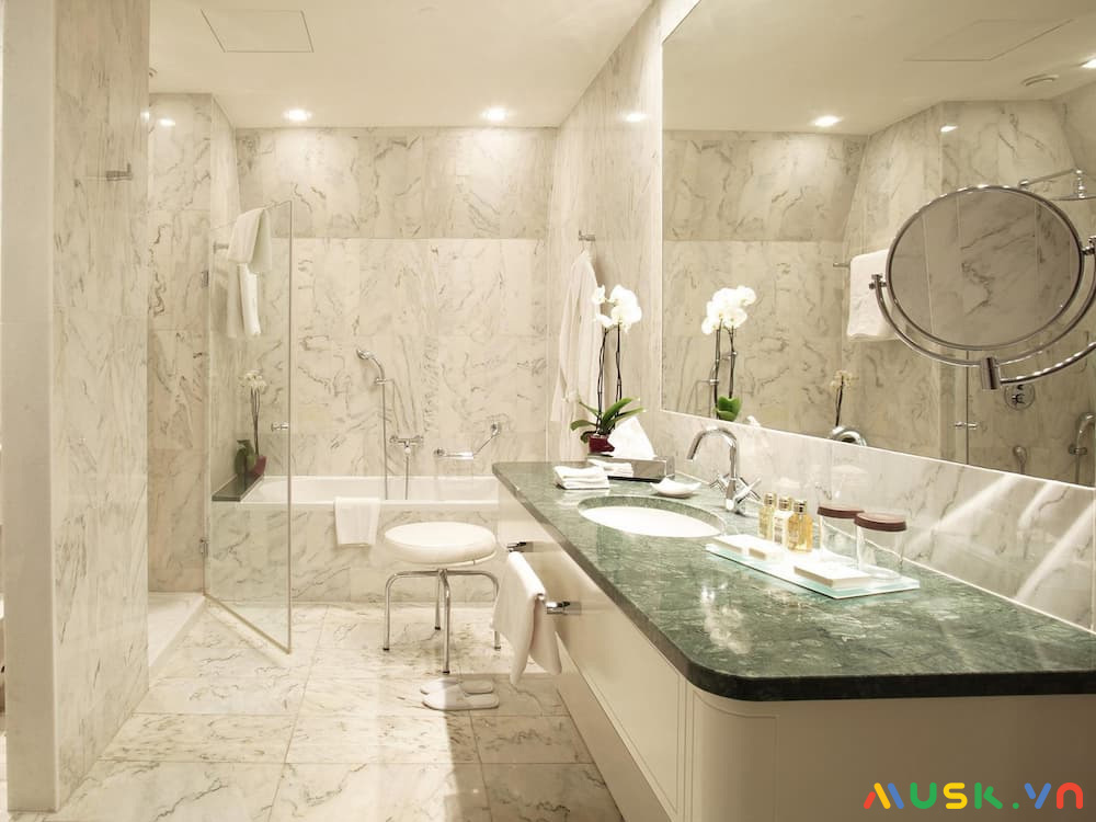 Phòng tắm thời thượng với thiết kế nội thất theo phong cách Luxury