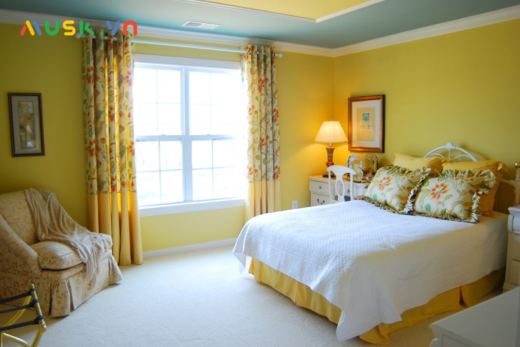 Nội thất phòng ngủ sơn nhà màu vàng chanh quý phái