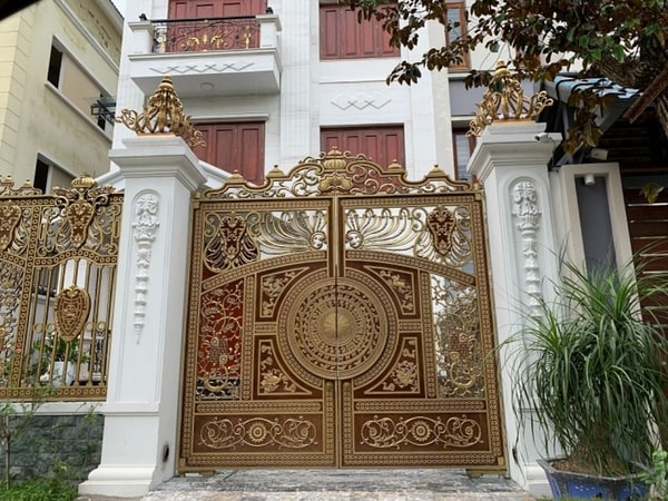 cửa cổng đúc đồng