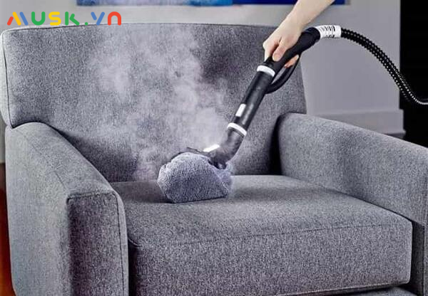 Khử sạch mùi sau khi vệ sinh ghế sofa nỉ.