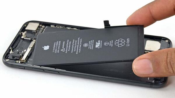 Thay pin cho iPhone gúp trải nghiệm tốt hơn