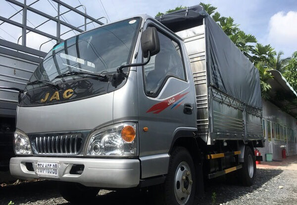 Dòng xe tải JAC - Ưu điểm So sánh xe tải Kia 2.4 tấn K165S và xe tải JAC 2.4 tấn
