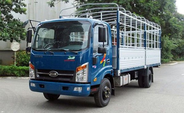 Xe tải hạng nhẹ với thùng mui bạt 1,85 tấn