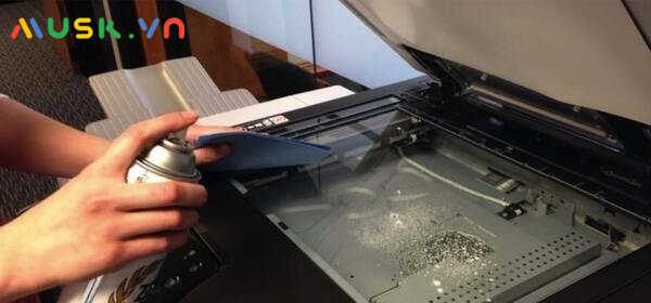 Có nên vệ sinh máy photocopy thường xuyên?
