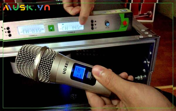 Cách chỉnh âm thanh micro không dây shure