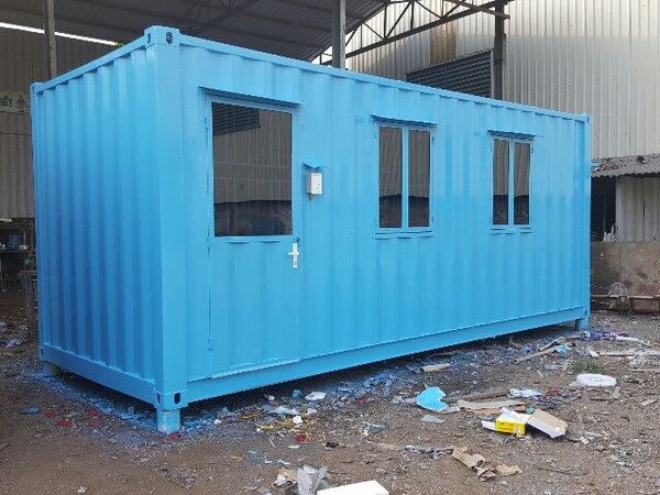 Nhà container làm văn phòng màu xanh với 2 cửa sổ