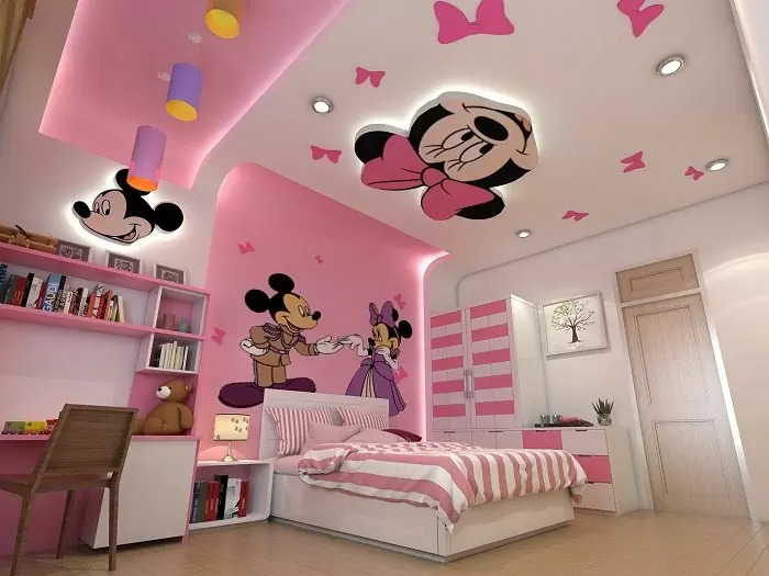 Trần thạch cao phòng ngủ bé gái với họa tiết chuột Mickey