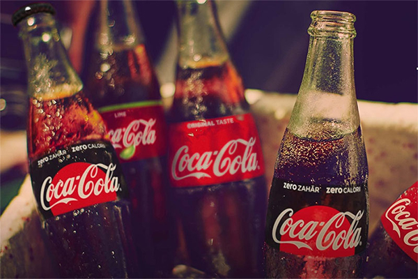 Tẩy bồn cầu bằng coca cola chỉ là một trong những công dụng của loại nước này