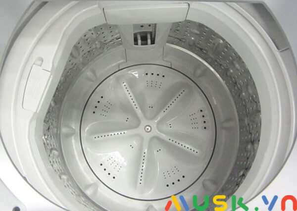 cách sử dụng máy giặt samsung: vệ sinh cửa trên