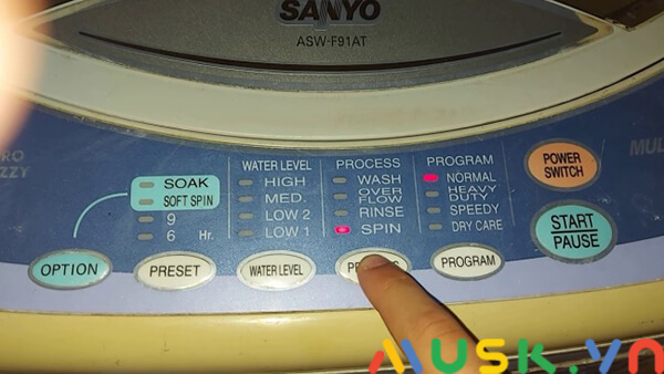 cách sử dụng máy giặt sanyo: chế độ vắt