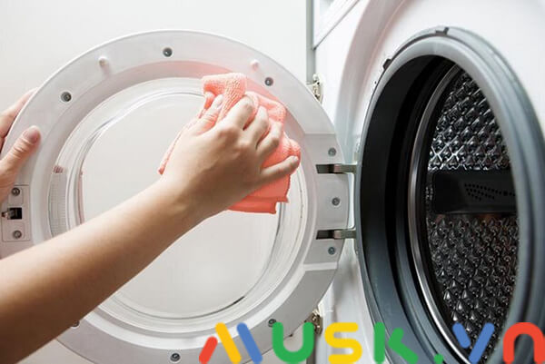 cách vệ sinh máy giặt cửa trước electrolux đúng thời gian