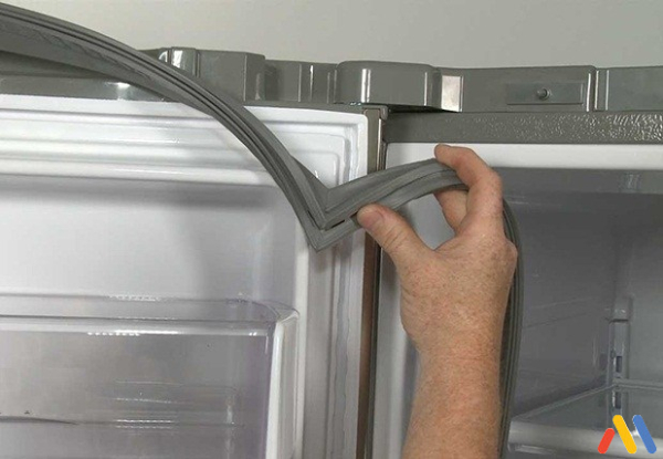 Gioăng tủ lạnh mất độ đàn hồi