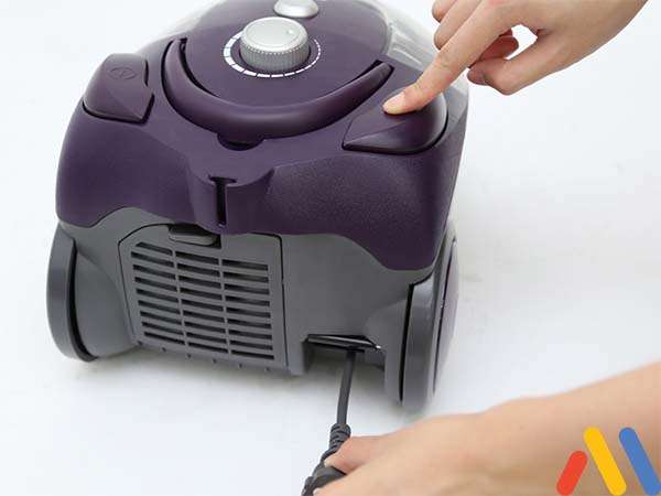 Kiểm tra dây điện của máy hút bụi và cách sử dụng máy hút bụi vacuum cleaner