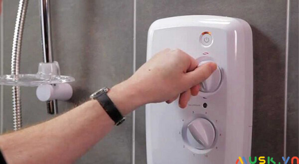 cách điều chỉnh nhiệt độ và sử dụng máy nước nóng