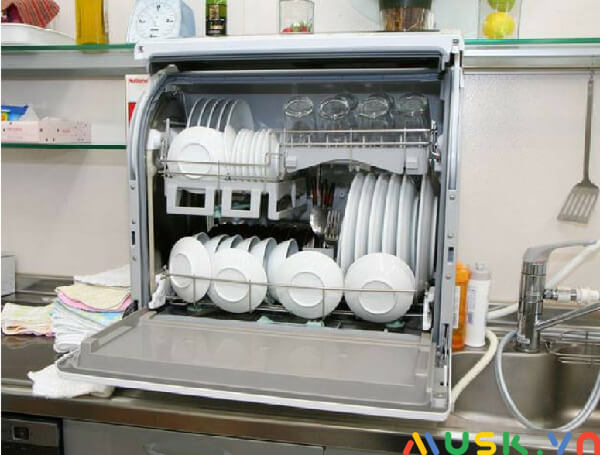 hướng dẫn sử dụng máy rửa bát panasonic: Xếp bát đĩa vào khoang rửa của máy rửa bát Panasonic