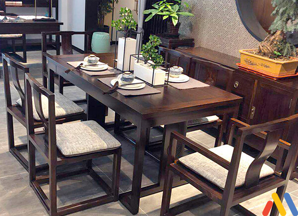 kinh nghiệm chọn mua bàn ghế nhà hàng cũ bằng gỗ với bàn ăn dài