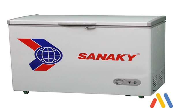 So sánh tủ đông Sanaky và Hòa Phát: Thiết kế của tủ đông nằm Sanaky