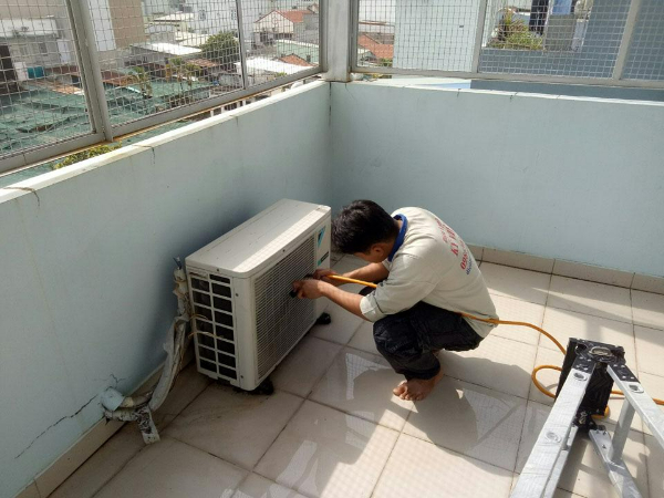 làm vệ sinh máy lạnh quận Phú Nhuận