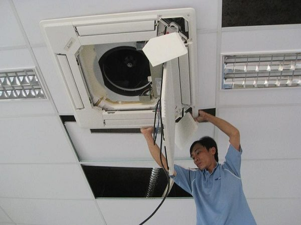 chuyên vệ sinh máy lạnh quận Tân Phú